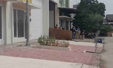 Gudang dekat toll siap huni