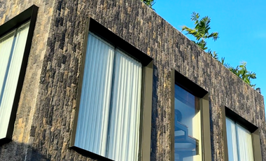 FOR SALE GREY STONE VILLA STRATEGIC LOCATION IN BADUNG, BALI