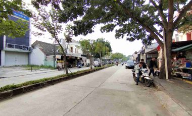 Ruko Area Super Ramai Parkir Luas Anggrek Loka BSD city