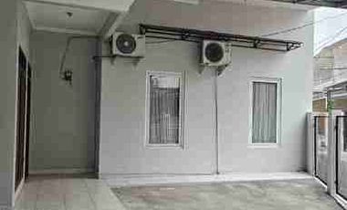 rumah fresh siap huni 5 kamar hoek dkt lapangan dan masjid di pondok kelapa