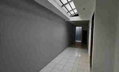 rumah fresh siap huni 5 kamar hoek dkt lapangan dan masjid di pondok kelapa