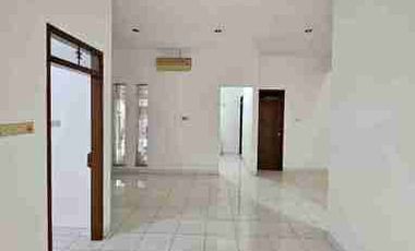 rumah fresh siap huni 5 kamar hoek dkt lapangan dan masjid di pondok kelapa