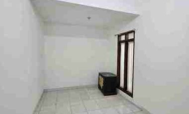 rumah fresh siap huni 5 kamar hoek dkt lapangan dan masjid di pondok kelapa