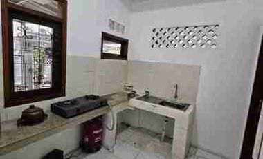 rumah fresh siap huni 5 kamar hoek dkt lapangan dan masjid di pondok kelapa