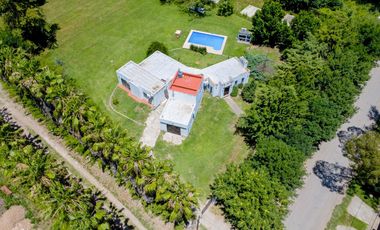 CASA | 7 AMBIENTES | TERRENO 4500 M² | PISCINA | COCHERA | FUNES