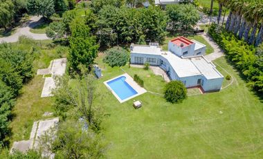 CASA | 7 AMBIENTES | TERRENO 4500 M² | PISCINA | COCHERA | FUNES