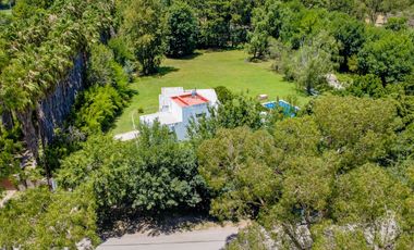 CASA | 7 AMBIENTES | TERRENO 4500 M² | PISCINA | COCHERA | FUNES