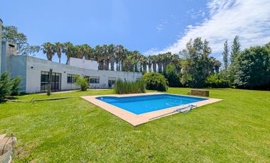 CASA | 7 AMBIENTES | TERRENO 4500 M² | PISCINA | COCHERA | FUNES