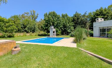 CASA | 7 AMBIENTES | TERRENO 4500 M² | PISCINA | COCHERA | FUNES