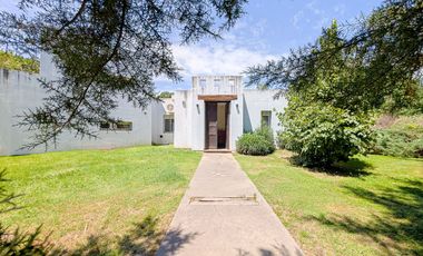 CASA | 7 AMBIENTES | TERRENO 4500 M² | PISCINA | COCHERA | FUNES