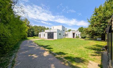 CASA | 7 AMBIENTES | TERRENO 4500 M² | PISCINA | COCHERA | FUNES