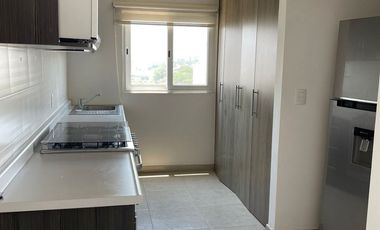 SE RENTA Departamento amueblado en Nuvole 2