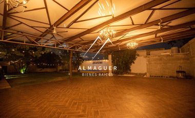 Quinta en Venta en colonia Nuevo Almaguer, con 10 cajones de estacionamiento.