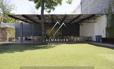 Quinta en Venta en colonia Nuevo Almaguer, con 10 cajones de estacionamiento.