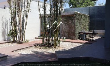 Quinta en Venta en colonia Nuevo Almaguer, con 10 cajones de estacionamiento.