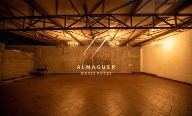 Quinta en Venta en colonia Nuevo Almaguer, con 10 cajones de estacionamiento.