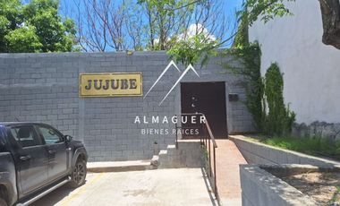 Quinta en Venta en colonia Nuevo Almaguer, con 10 cajones de estacionamiento.