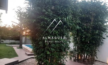 Quinta en Venta en colonia Nuevo Almaguer, con 10 cajones de estacionamiento.