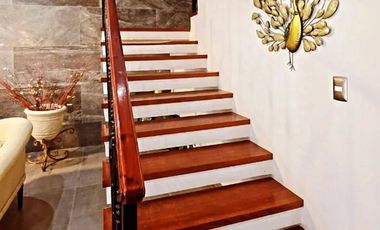 CASA EN VENTA EN FRACCIONAMIENTO FRENTE AL CLUB CAMPESTRE