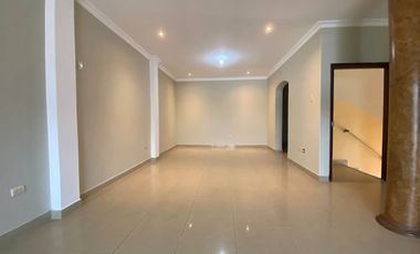 Departamento en Álamos cerca a la Alborada