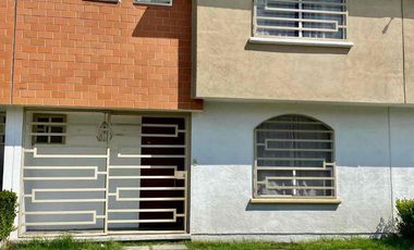 LINDA CASA EN RENTA, EN PRIVADA, EN FRACC. SAN VALENTIN, EN ZINACANTEPEC