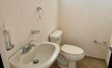 LINDA CASA EN RENTA, EN PRIVADA, EN FRACC. SAN VALENTIN, EN ZINACANTEPEC