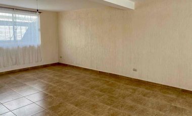 LINDA CASA EN RENTA, EN PRIVADA, EN FRACC. SAN VALENTIN, EN ZINACANTEPEC