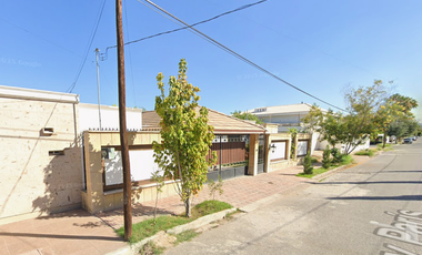 Venta de casa en Av París, San Isidro, Torreón, Coah.