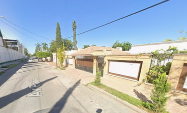 Venta de casa en Av París, San Isidro, Torreón, Coah.