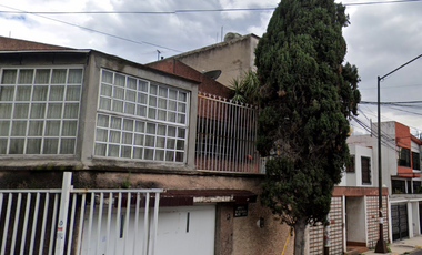 ¡Oportunidad de Inversión! Casa en Remate Bancario Aproveche esta excelente oportunidad de adquisición mediante remate bancario. Propiedad con alto po