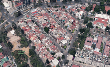 ¡Oportunidad de Inversión! Casa en Remate Bancario Aproveche esta excelente oportunidad de adquisición mediante remate bancario. Propiedad con alto po