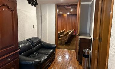 VENTA DE EDIFICIO DE OFICINAS EN 3 NIVELES EN LA ANZURES A UN COSTADO DEL HOTEL CAMINO REAL.