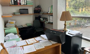 VENTA DE EDIFICIO DE OFICINAS EN 3 NIVELES EN LA ANZURES A UN COSTADO DEL HOTEL CAMINO REAL.