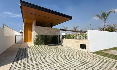 CASA EN VENTA EN FRACCIONAMIENTO LOMAS DE COCOYOC MORELOS
