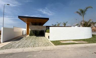 CASA EN VENTA EN FRACCIONAMIENTO LOMAS DE COCOYOC MORELOS