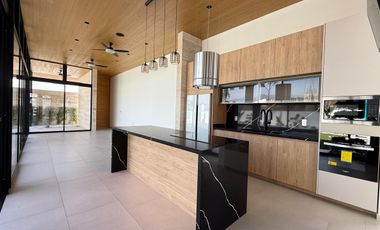 CASA EN VENTA EN FRACCIONAMIENTO LOMAS DE COCOYOC MORELOS