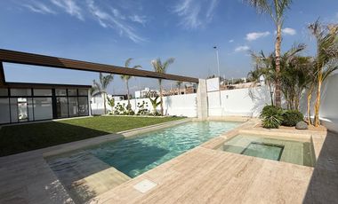 CASA EN VENTA EN FRACCIONAMIENTO LOMAS DE COCOYOC MORELOS