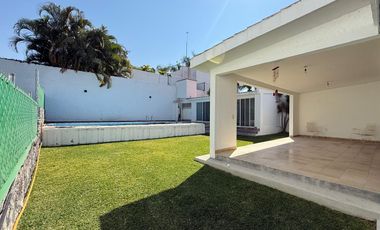 CASA EN VENTA EN FRACCIONAMIENTO LOMAS DE COCOYOC, MORELOS