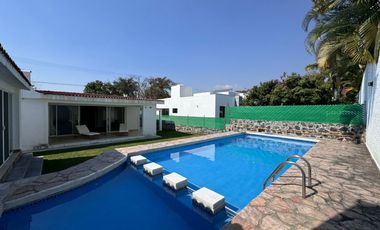 CASA EN VENTA EN FRACCIONAMIENTO LOMAS DE COCOYOC, MORELOS