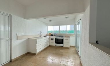 CASA EN VENTA EN FRACCIONAMIENTO LOMAS DE COCOYOC, MORELOS