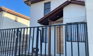 CASA EN ARRIENDO - EL REMANSO - MACHALI