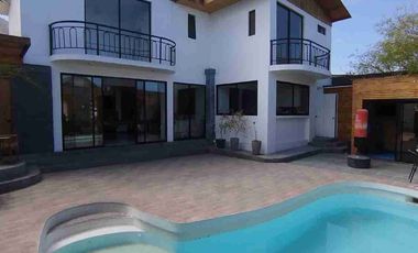 Vendo Hermosa y Agradable Casa 435 mts², 6Dormitorios 6Baños 3Estacionamientos