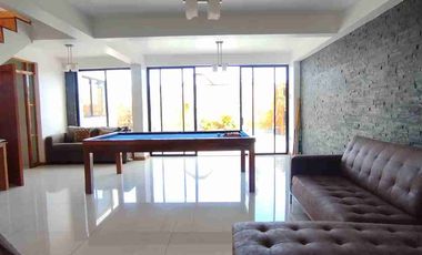 Vendo Hermosa y Agradable Casa 435 mts², 6Dormitorios 6Baños 3Estacionamientos