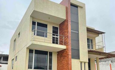 Arriendo casa Independiente sector La y de Puembo