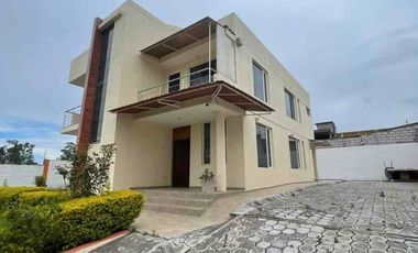Arriendo casa Independiente sector La y de Puembo