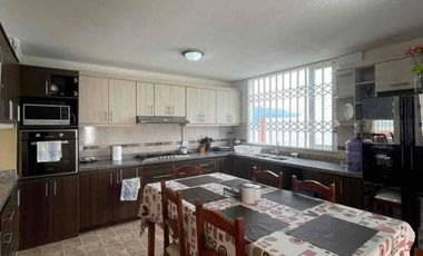 Arriendo casa Independiente sector La y de Puembo