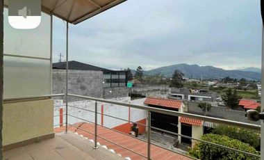 Arriendo casa Independiente sector La y de Puembo