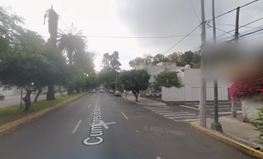 OPORTUNIDAD AMPLIA CASA DOS PLANTAS CON JARDÍN EN LA COL. PERIODISTAS. REMATE BANCARIO