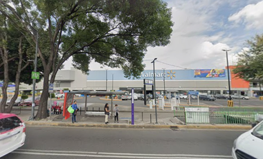 OPORTUNIDAD AMPLIA CASA DOS PLANTAS CON JARDÍN EN LA COL. PERIODISTAS. REMATE BANCARIO