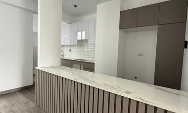 Departamento de Estreno con salida a parque privado Naciones Unidas